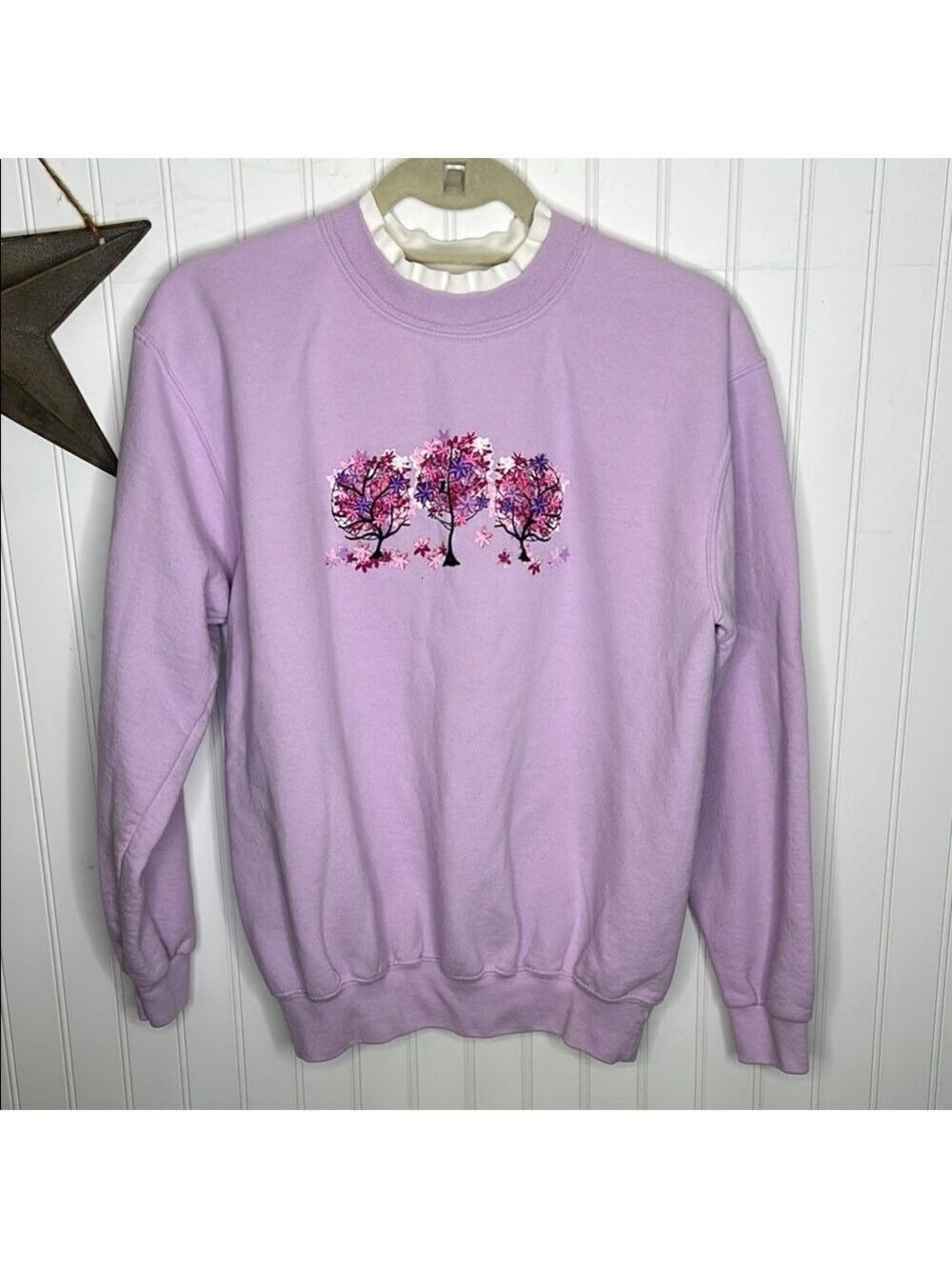 Vintage Grandmacore Lavender Sweatshirt with Floral Tree Design Size Medium